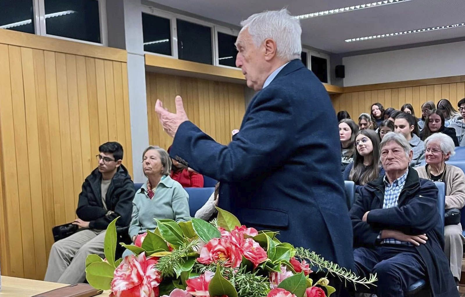 Conferência sobre Inteligência Artificial “O futuro: do Secundário ao Ensino Superior com IA”