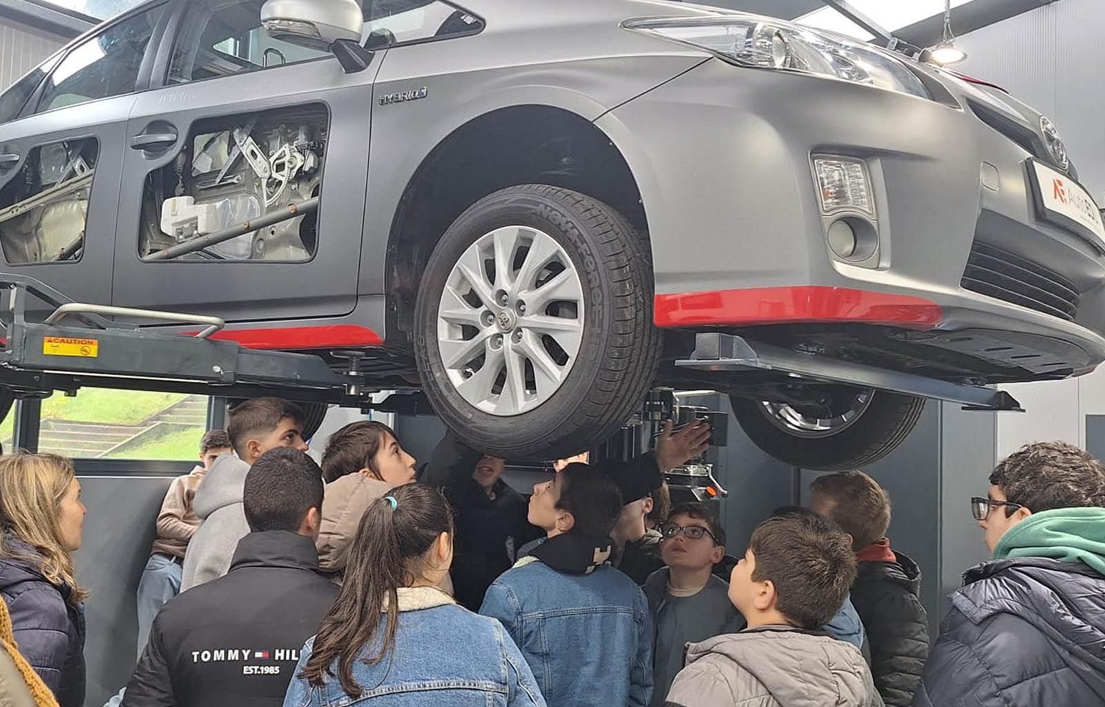 Grupo de Alunos da Escola EB 2/3 General Serpa Pinto Cinfães visita CTE da Escola Secundária Prof. Dr. Flávio Pinto Resende